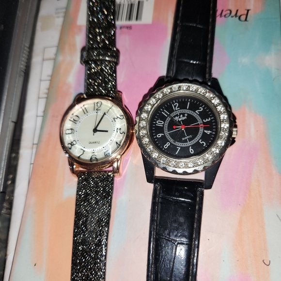 QUARTS WATCHES - Picture 1 of 1
